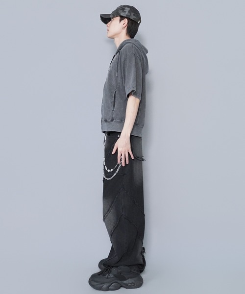 SPINNS(スピンズ)の「ブラックデニムワイドバルーンパンツ/カーブシルエット/切り替えデザイン/ユニセックス(その他パンツ・メンズ・ブラック/グレー・M/L)」の12枚目の写真