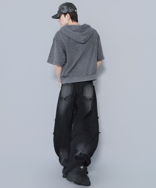 SPINNS(スピンズ)の「ブラックデニムワイドバルーンパンツ/カーブシルエット/切り替えデザイン/ユニセックス(その他パンツ・メンズ・ブラック/グレー・M/L)」の13枚目の写真