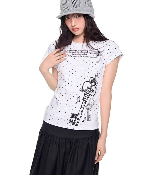 AsheKsha(アシクシャ)の「ドット柄プリント半袖Tシャツトップス(Tシャツ/カットソー・レディース・ホワイト・M)」の2枚目の写真