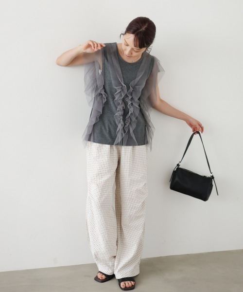 Bab（バブ）の「チュールギャザーノースリーブトップス（Tシャツ/カットソー・レディース・グレイッシュベージュ/チャコールグレー/アイボリー・FREE）」の16枚目の写真