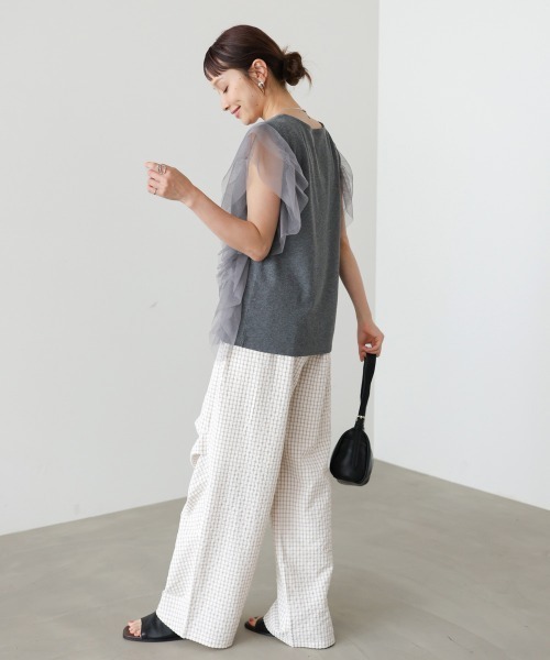 Bab（バブ）の「チュールギャザーノースリーブトップス（Tシャツ/カットソー・レディース・グレイッシュベージュ/チャコールグレー/アイボリー・FREE）」の20枚目の写真