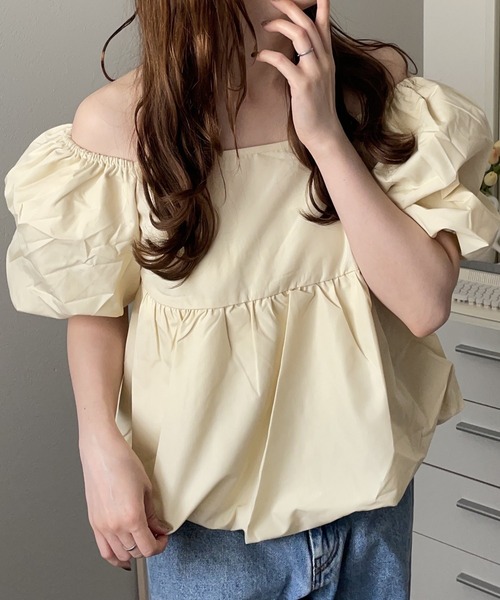 merrylatte(メリーラテ)の「2WAY オフショルダー ボリューム 半袖 ブラウス【NOUA】(シャツ/ブラウス・レディース・イエロー/ホワイト・FREE)」の7枚目の写真