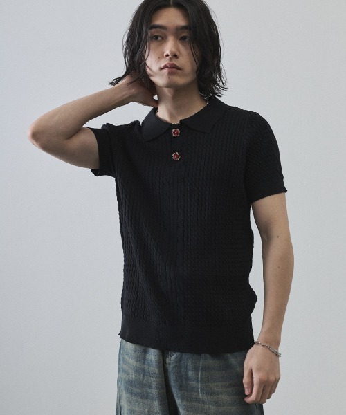 Shoowtime（ショウタイム）の「Floral Button Jacquard Knit Polo Short Sleeve Pullover / フラワーボタンジャガードクロップドニットポロ半袖プルオーバー（ニット/セーター・メンズ・ブラック/グレー・MEDIUM/LARGE/X-LARGE）」の4枚目の写真