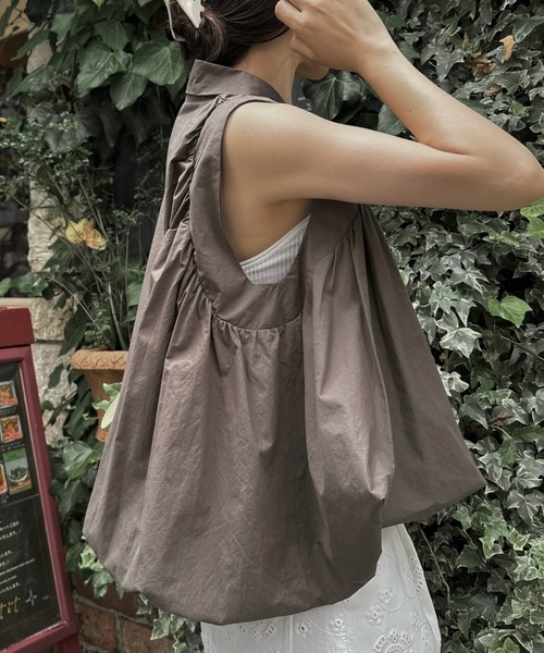 WILLFULLY(ウィルフリー)の「volume balloon gather no sleeve tops(シャツ/ブラウス・レディース・サックスブルー/モカ/ブラック・FREE)」の22枚目の写真