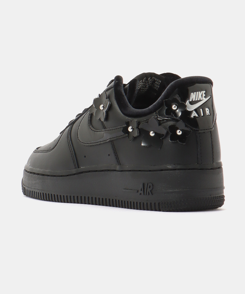NIKE(ナイキ)の「NIKE WMNS AIR FORCE 1 '07 IR8637-001(スニーカー・レディース・ブラック・25cm/24.5cm/24cm/23.5cm/23cm/22.5cm)」の7枚目の写真