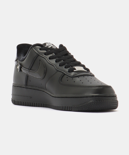 NIKE(ナイキ)の「NIKE WMNS AIR FORCE 1 '07 IR8637-001(スニーカー・レディース・ブラック・25cm/24.5cm/24cm/23.5cm/23cm/22.5cm)」の4枚目の写真