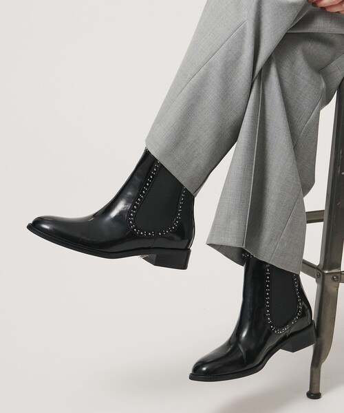 UNITED ARROWS(ユナイテッドアローズ)の「スタッズ サイドゴア ショートブーツ(ブーツ・レディース・ブラック・37h/38/35/35h/36/36h/37)」の2枚目の写真