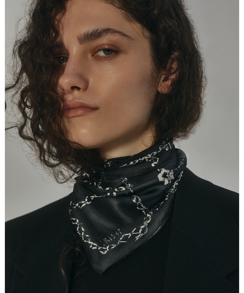 IRIS47(イリスフォーセブン)の「【IRIS 47】tangle mini scarf/タングル ミニ スカーフ(バンダナ/スカーフ・レディース・ブラック系その他・FREE)」の5枚目の写真
