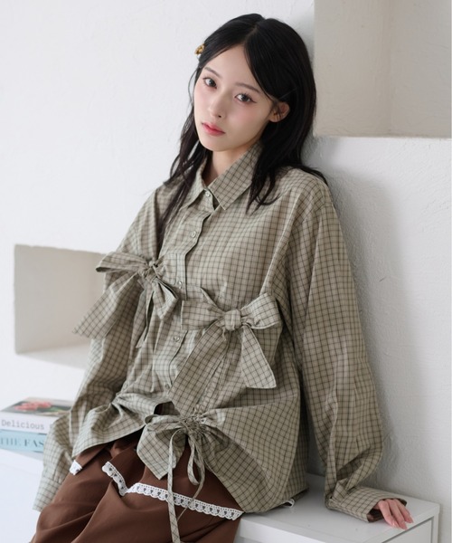 kutir(クティール)の「アソートドロストリボンシャツ(シャツ/ブラウス・レディース・ネイビー/サックスブルー/ブラウン/チャコールグレー/ライトグリーン/ホワイト/ダークグレー・FREE)」の6枚目の写真