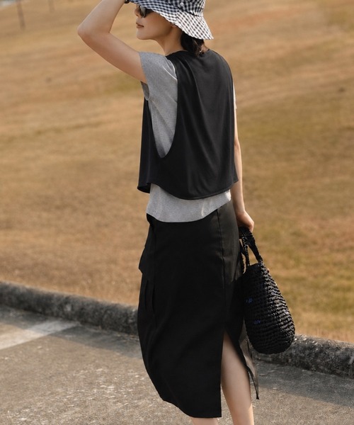 BLoomMe(ブルームミー)の「配色レイヤード風ショート丈プルオーバー(Tシャツ/カットソー・レディース・ブラック・S/M/L)」の3枚目の写真