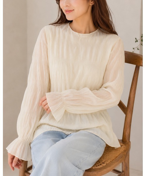 FAZVY(ファズビー)の「上品な透け感 ふんわり袖シアーブラウス(シャツ/ブラウス・レディース・ホワイト/ブラック・M)」の4枚目の写真