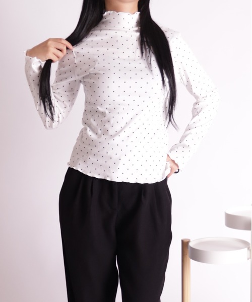 Vini(ヴィニ)の「ピンドット柄ハイネックメロウカットソー(Tシャツ/カットソー・レディース・グレー/ホワイト・MEDIUM)」の6枚目の写真