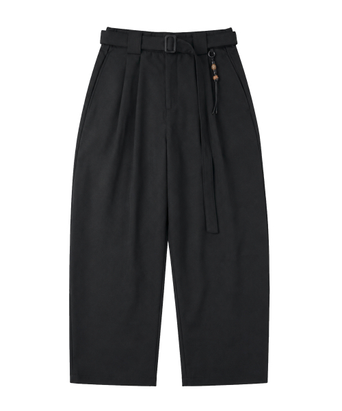 GRAYBLVD（グレイブラバット）の「LOWELL カーブドベルト付きスラックス（ブラック）（スラックス・メンズ・その他・MEDIUM/LARGE/X-LARGE）」の2枚目の写真