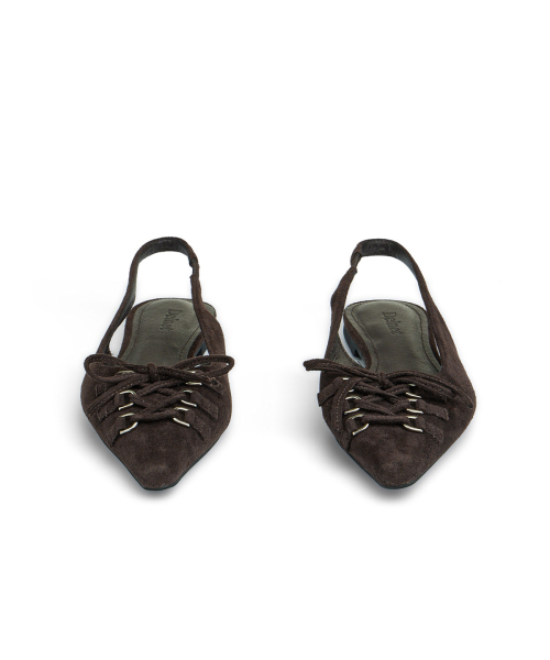 DEINET（ダイニット）の「FAUX SUEDE BUCKLE SLINGBACKS IN BROWN（サンダル・レディース・その他・23cm/24cm/25cm）」の2枚目の写真