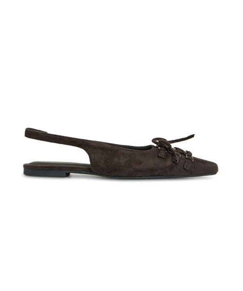 DEINET（ダイニット）の「FAUX SUEDE BUCKLE SLINGBACKS IN BROWN（サンダル・レディース・その他・23cm/24cm/25cm）」の3枚目の写真