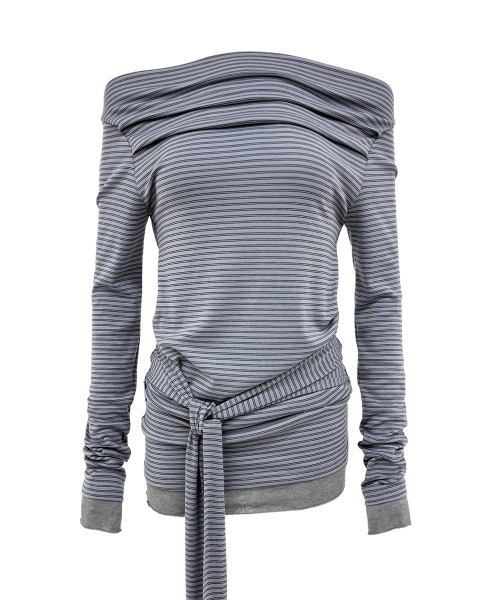 PLASMASPHERE(プラズマスフィア)の「ウィロー ボートネック ドレープ ストライプ オフショルダー ラップ ロングスリーブ Tシャツ_2COLOR(Tシャツ/カットソー・レディース・ダークグレー/ライトグレー・FREE)」の3枚目の写真