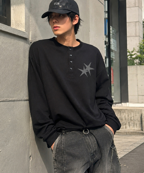 GRAVER ORDINARY（グレイバーオーディナリー）の「[ODNR UNISEX] Small Twins Star ヘンリーネック ロングスリーブ 長袖Tシャツ_3color（Tシャツ/カットソー・レディース・ブラック/チャコール/ベージュ・LARGE/MEDIUM）」の8枚目の写真