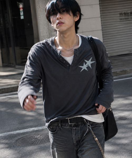 GRAVER ORDINARY（グレイバーオーディナリー）の「[ODNR UNISEX] Small Twins Star ヘンリーネック ロングスリーブ 長袖Tシャツ_3color（Tシャツ/カットソー・レディース・ブラック/チャコール/ベージュ・LARGE/MEDIUM）」の9枚目の写真