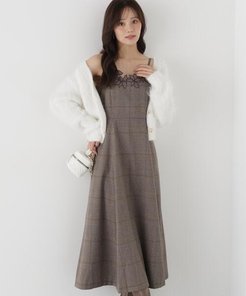 PROPORTION BODY DRESSING(プロポーションボディドレッシング)の「モチーフ刺繍キャミワンピース / 1216240004(ワンピース・レディース・ブラック/ブラウン・MEDIUM/P/S)」の1枚目の写真