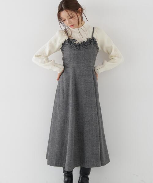 PROPORTION BODY DRESSING(プロポーションボディドレッシング)の「モチーフ刺繍キャミワンピース / 1216240004(ワンピース・レディース・ブラック/ブラウン・MEDIUM/P/S)」の4枚目の写真