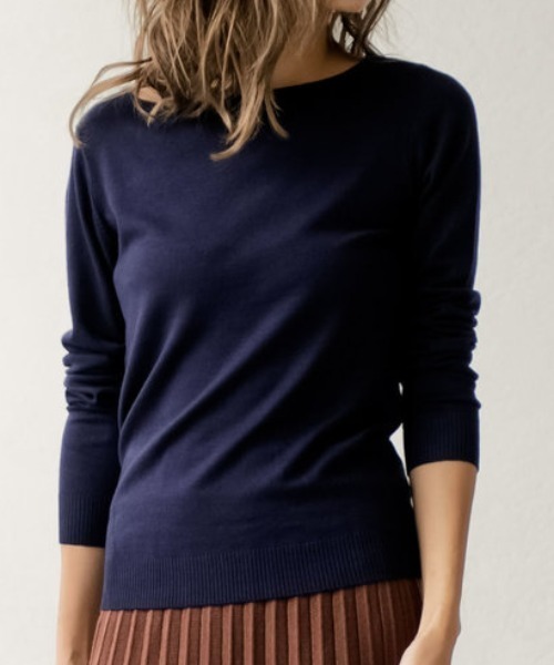 Re:EDIT（リエディ）の「お家で洗えるレーヨンナイロンボートネックハイゲージニットトップス（ニット/セーター・レディース・グレー/ブラック/サックスブルー/ホワイト×ブラック/プラム/ラベンダー/ピンク/ベージュ/ネイビー/ホワイト/パープル/イエロー/レッド/カーキ/モカ/マスタード/ブルー/ブラウン/オレンジ/グリーン/ワイン・LARGE/MEDIUM）」の10枚目の写真