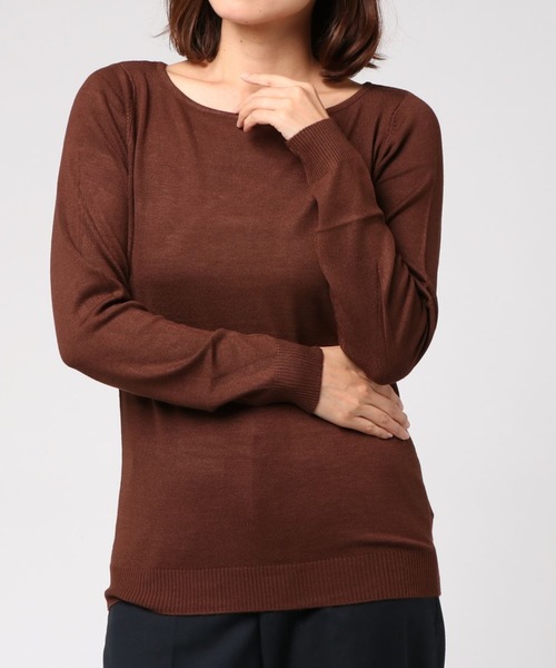 Re:EDIT（リエディ）の「お家で洗えるレーヨンナイロンボートネックハイゲージニットトップス（ニット/セーター・レディース・グレー/ブラック/サックスブルー/ホワイト×ブラック/プラム/ラベンダー/ピンク/ベージュ/ネイビー/ホワイト/パープル/イエロー/レッド/カーキ/モカ/マスタード/ブルー/ブラウン/オレンジ/グリーン/ワイン・LARGE/MEDIUM）」の5枚目の写真