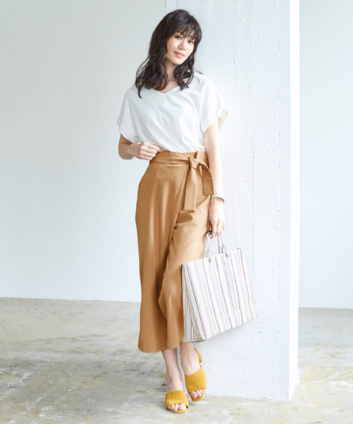 UR'S(ユアーズ)の「ベルト付ハイウエストパンツ(その他パンツ・レディース・ベージュ/ネイビー/マスタード・L/M/S)」の2枚目の写真