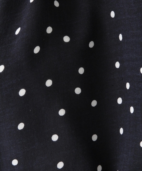 niko and（ニコアンド）の「レーヨン花ドットギャザーブラウス