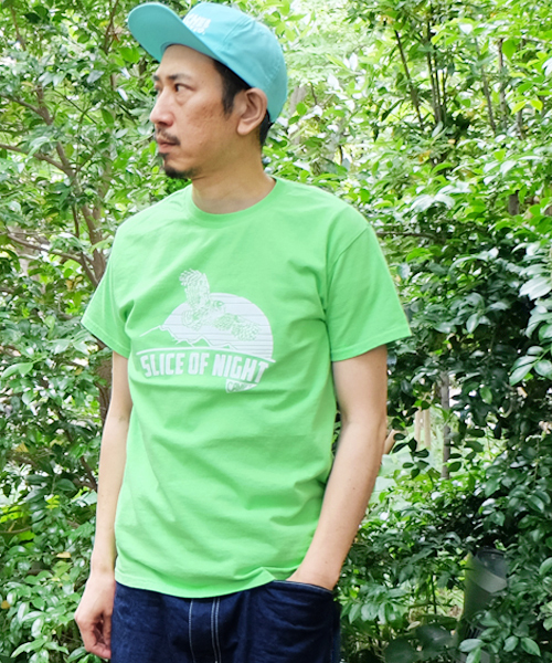 BENCH'S SELECT(ベンチセレクト)の「CAMP7 PRINT TEE(Tシャツ/カットソー・メンズ・ホワイト/ネイビー/ライム・MEDIUM/LARGE)」の1枚目の写真