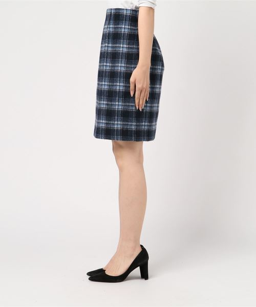 TRUDEA(トルディア)の「シャギーチェック タイトスカート(スカート・レディース・ホワイト/ライトグレー/ネイビー・SMALL/MEDIUM/LARGE)」の5枚目の写真