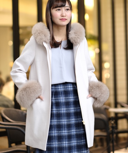 TRUDEA(トルディア)の「シャギーチェック タイトスカート(スカート・レディース・ホワイト/ライトグレー/ネイビー・SMALL/MEDIUM/LARGE)」の8枚目の写真