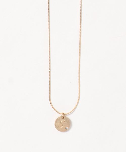 AMERICAN HOLIC(アメリカンホリック)の「イニシャルプレートネックレスGOLD(ネックレス・レディース・A/K/M/R/S/Y・FREE)」の5枚目の写真