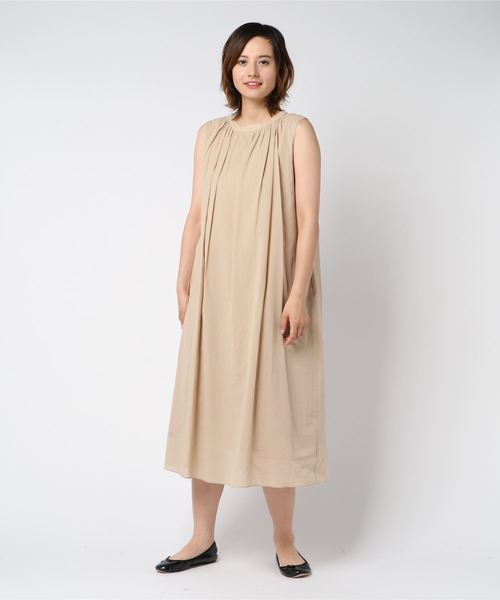 ottilie（オティーリエ）の「ネックギャザーノースリーブワンピース（ワンピース・レディース・オフホワイト/ブラック/ベージュ/ブラウン・FREE）」の20枚目の写真