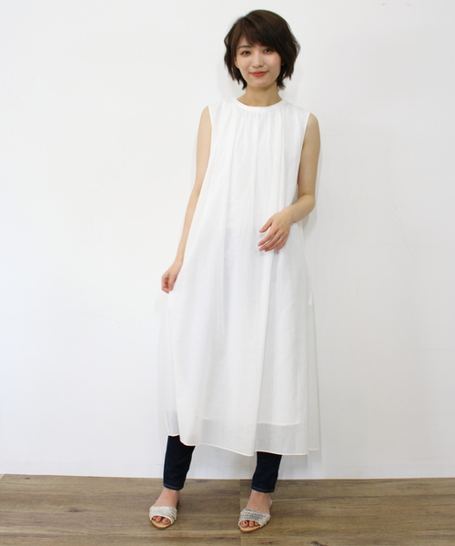 ottilie（オティーリエ）の「ネックギャザーノースリーブワンピース（ワンピース・レディース・オフホワイト/ブラック/ベージュ/ブラウン・FREE）」の7枚目の写真