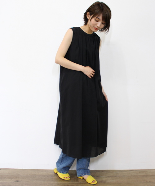 ottilie（オティーリエ）の「ネックギャザーノースリーブワンピース（ワンピース・レディース・オフホワイト/ブラック/ベージュ/ブラウン・FREE）」の11枚目の写真