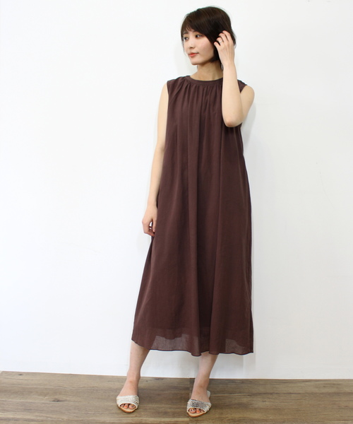 ottilie（オティーリエ）の「ネックギャザーノースリーブワンピース（ワンピース・レディース・オフホワイト/ブラック/ベージュ/ブラウン・FREE）」の14枚目の写真