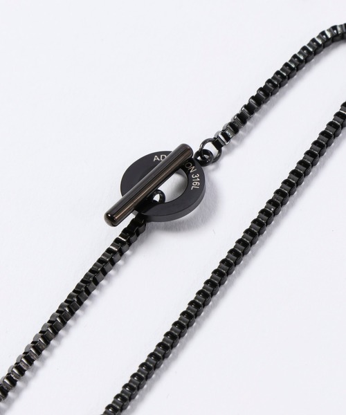 ADPOSION(アドポーション)の「ロングチェーンネックレス(ネックレス・メンズ・ブラック/シルバー・FREE)」の3枚目の写真