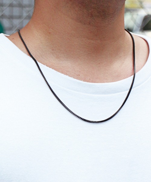 ADPOSION(アドポーション)の「ロングチェーンネックレス(ネックレス・メンズ・ブラック/シルバー・FREE)」の8枚目の写真