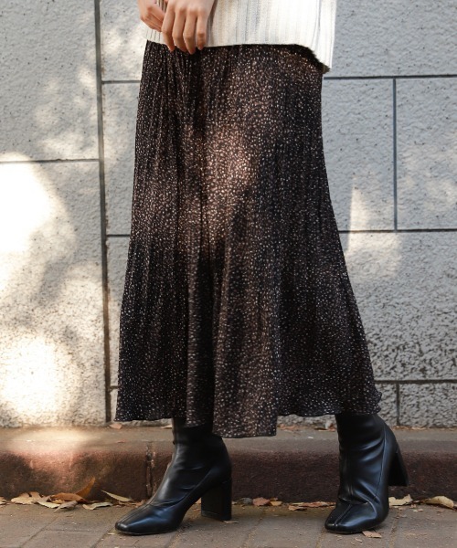 LOWRYS FARM（ローリーズファーム）の「アニマルプリーツスカート　867432（スカート・レディース・アイボリー/ブラック・FREE）」の2枚目の写真