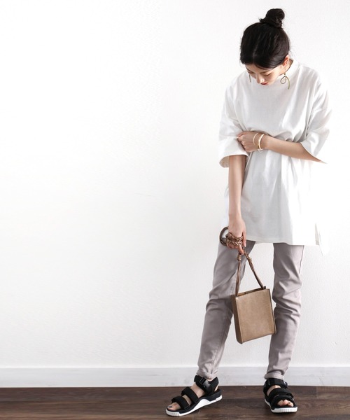 classicalelf(クラシカルエルフ)の「さりげない、エルフロゴがアクセに!バックプリントビッグTee(Tシャツ/カットソー・レディース・ホワイト/ブラック/ベージュ/グリーン/モカ/グレイッシュベージュ・MEDIUM/LARGE/X-LARGE/XX-LARGE)」の14枚目の写真