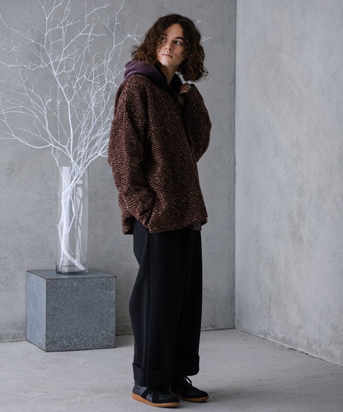 CASPER JOHN（キャスパージョン）の「Boucle V-neck Sweat
