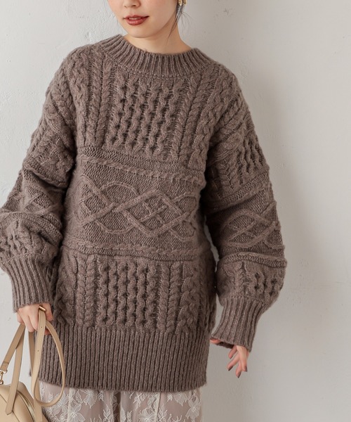 natural couture(ナチュラルクチュール)の「【WEB限定カラー有り】キャッチーなバックリボンケーブルニット(ニット/セーター・レディース・オフホワイト/ミント/モカ/ピンクベージュ/チャコール・FREE)」の3枚目の写真