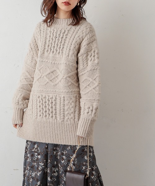 natural couture(ナチュラルクチュール)の「【WEB限定カラー有り】キャッチーなバックリボンケーブルニット(ニット/セーター・レディース・オフホワイト/ミント/モカ/ピンクベージュ/チャコール・FREE)」の6枚目の写真
