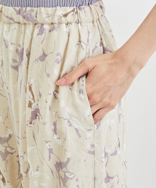 ROPE' PICNIC(ロペピクニック)の「マーブルガラシアースリットパンツ(その他パンツ・レディース・ベージュ/オリーブ・40/38)」の6枚目の写真