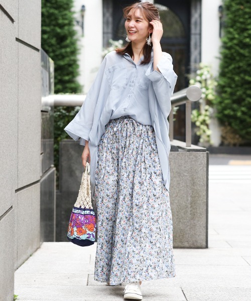 チチカカ（チチカカ）の「【大きいサイズ】にじみフラワーギャザースカート（スカート・レディース・ブルー/オレンジ・3L）」の4枚目の写真