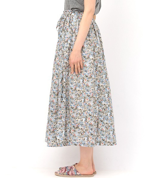 チチカカ（チチカカ）の「【大きいサイズ】にじみフラワーギャザースカート（スカート・レディース・ブルー/オレンジ・3L）」の7枚目の写真