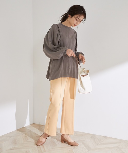 ROPE'（ロペ）の「【洗える】【セットアップ対応】ライトダンボールバックスリットフレアパンツ（その他パンツ・レディース・オフホワイト/オレンジ/ベージュ・38/36）」の8枚目の写真