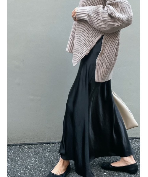ulu（ウル）の「Satin mermaid skirt（スカート・レディース・ブラック/シャンパン・FREE）」の3枚目の写真
