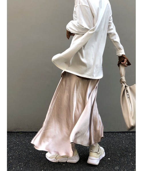 ulu（ウル）の「Satin mermaid skirt（スカート・レディース・ブラック/シャンパン・FREE）」の6枚目の写真