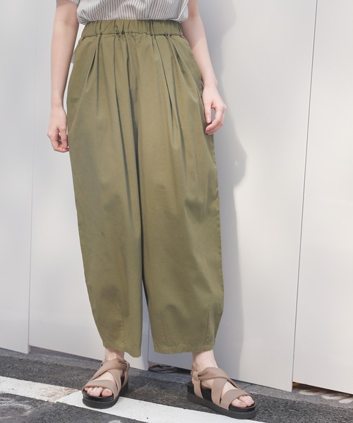 studio CLIP（スタディオクリップ）の「【キナリノ掲載商品】《満点いつものパンツ》いつでもゆったりサーカスパンツ[プラスサイズあり]（その他パンツ・レディース・カーキ/アイボリー/キャメル・MEDIUM/LARGE/X-LARGE/XX-LARGE/XXX-LARGE）」の2枚目の写真